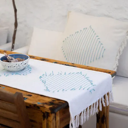 Monachofolitses Aparthotel Kimolos