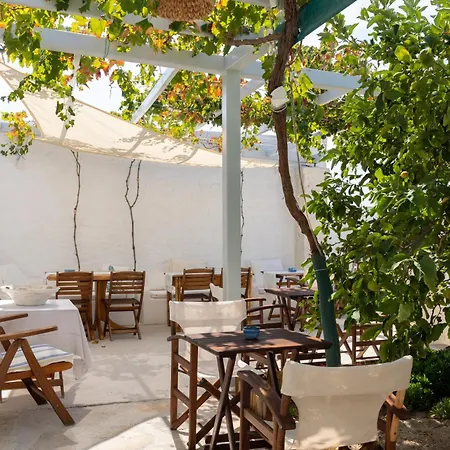 Aparthotel Monachofolitses 3*