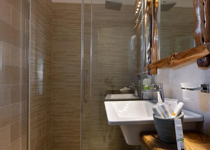 Aparthotel Monachofolitses