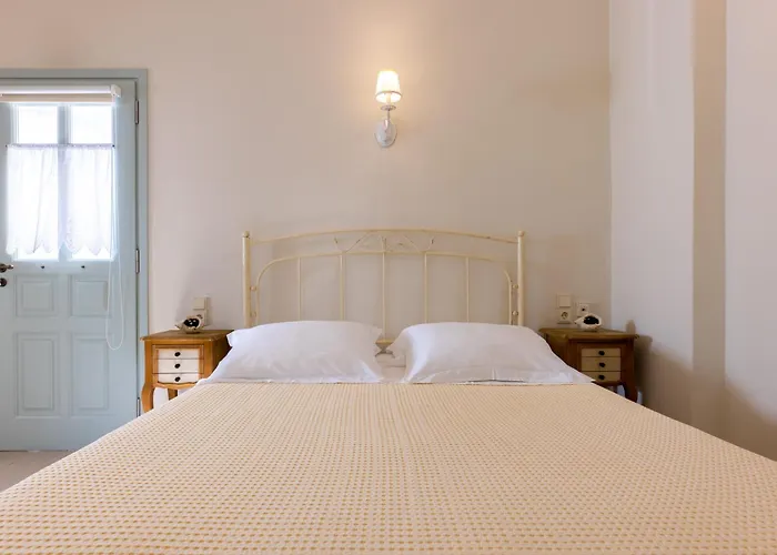 Monachofolitses Aparthotel Kimolos