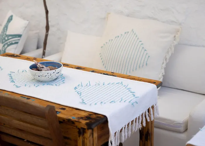 Monachofolitses Aparthotel Kimolos