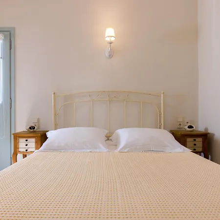 Monachofolitses Aparthotel Kímolos