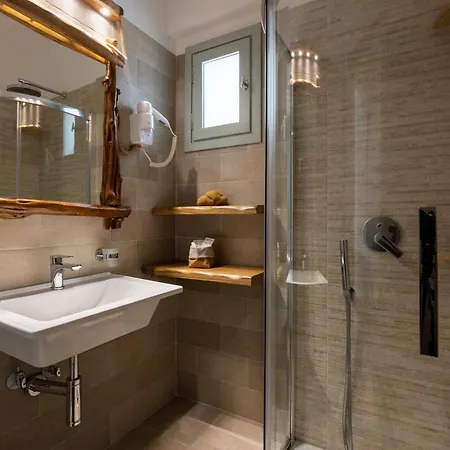 Monachofolitses 3* Kímolos