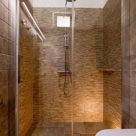 Monachofolitses Lägenhetshotell 3*