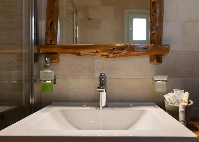 Monachofolitses 3* Kímolos